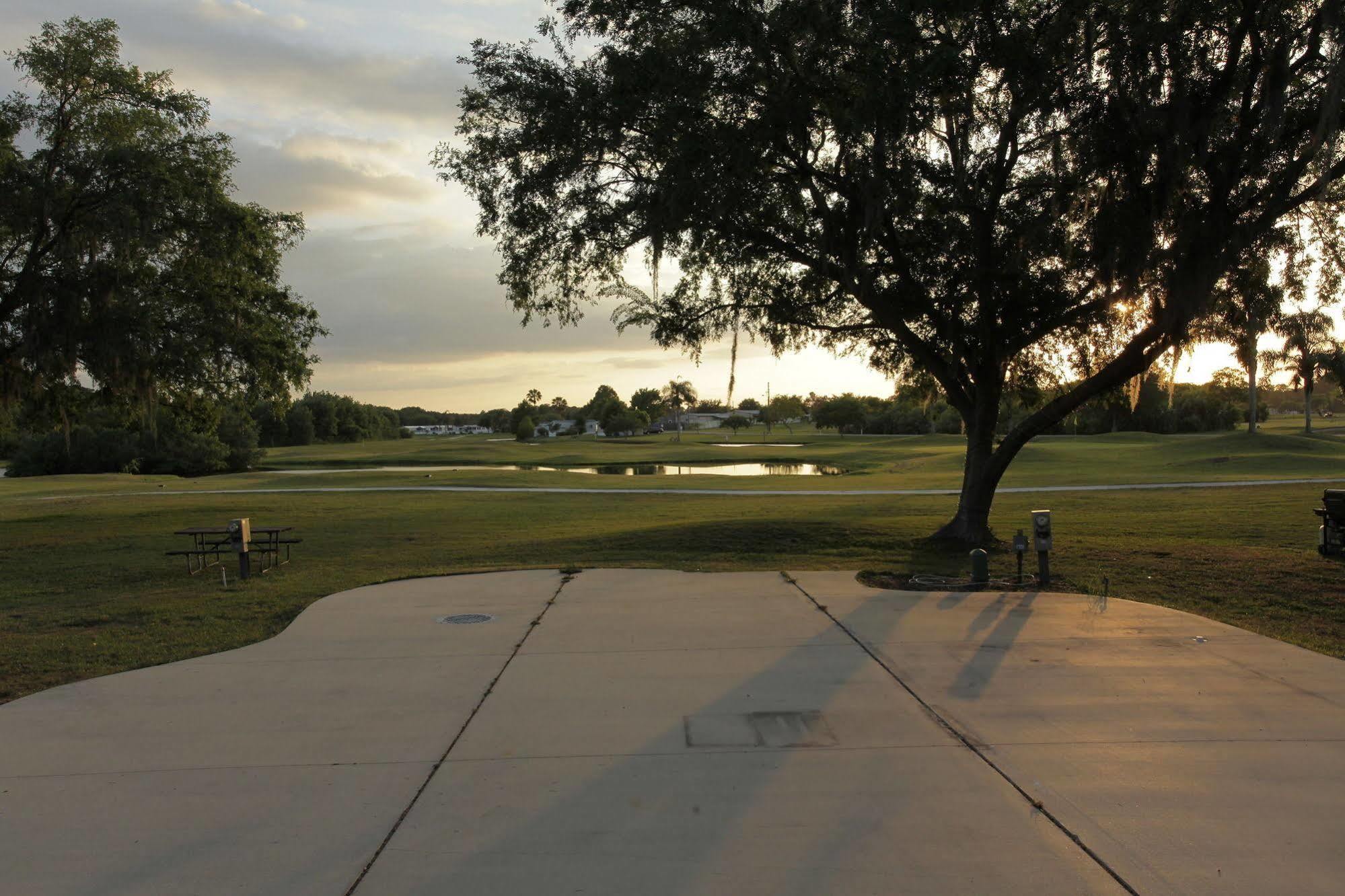كليرمون Clerbrook Golf & Rv Resort Caravan Park المظهر الخارجي الصورة