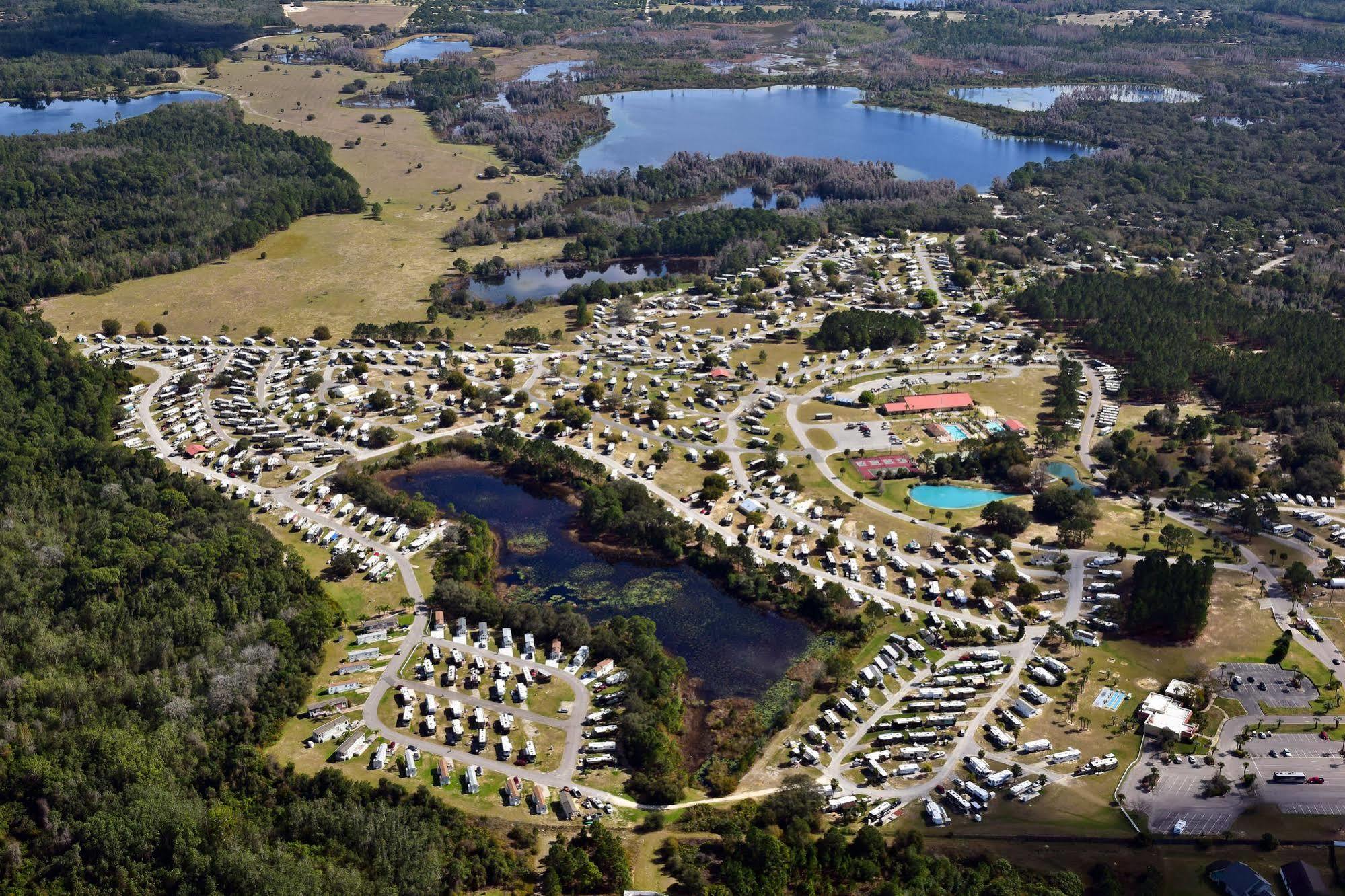 كليرمون Clerbrook Golf & Rv Resort Caravan Park المظهر الخارجي الصورة
